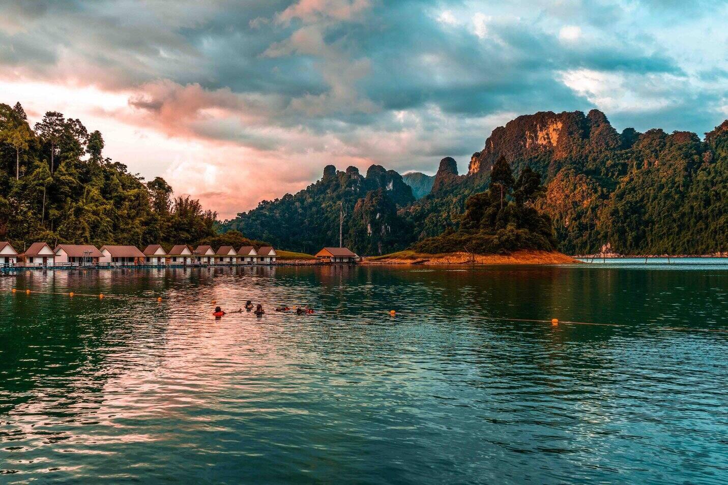 Khao Sok Lake
