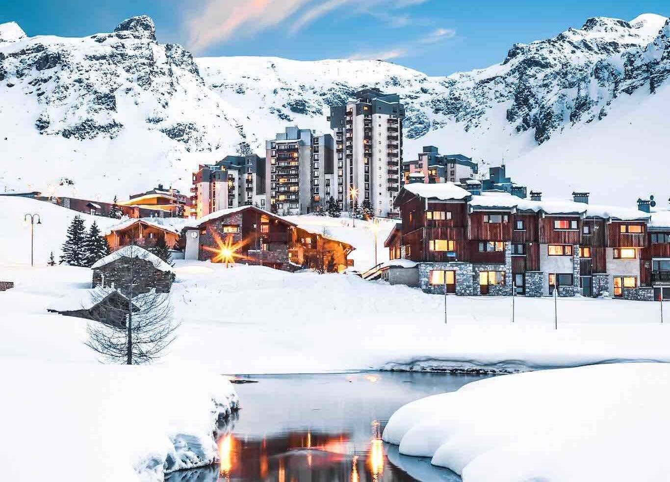 Top Resorts for Après-Ski & Nightlife