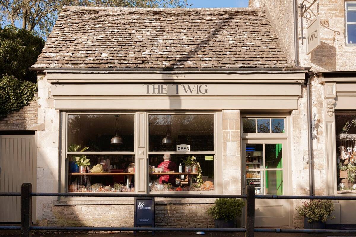 6 Best Cafés, Pubs & Restaurants in Bibury, Cotswolds (2025)