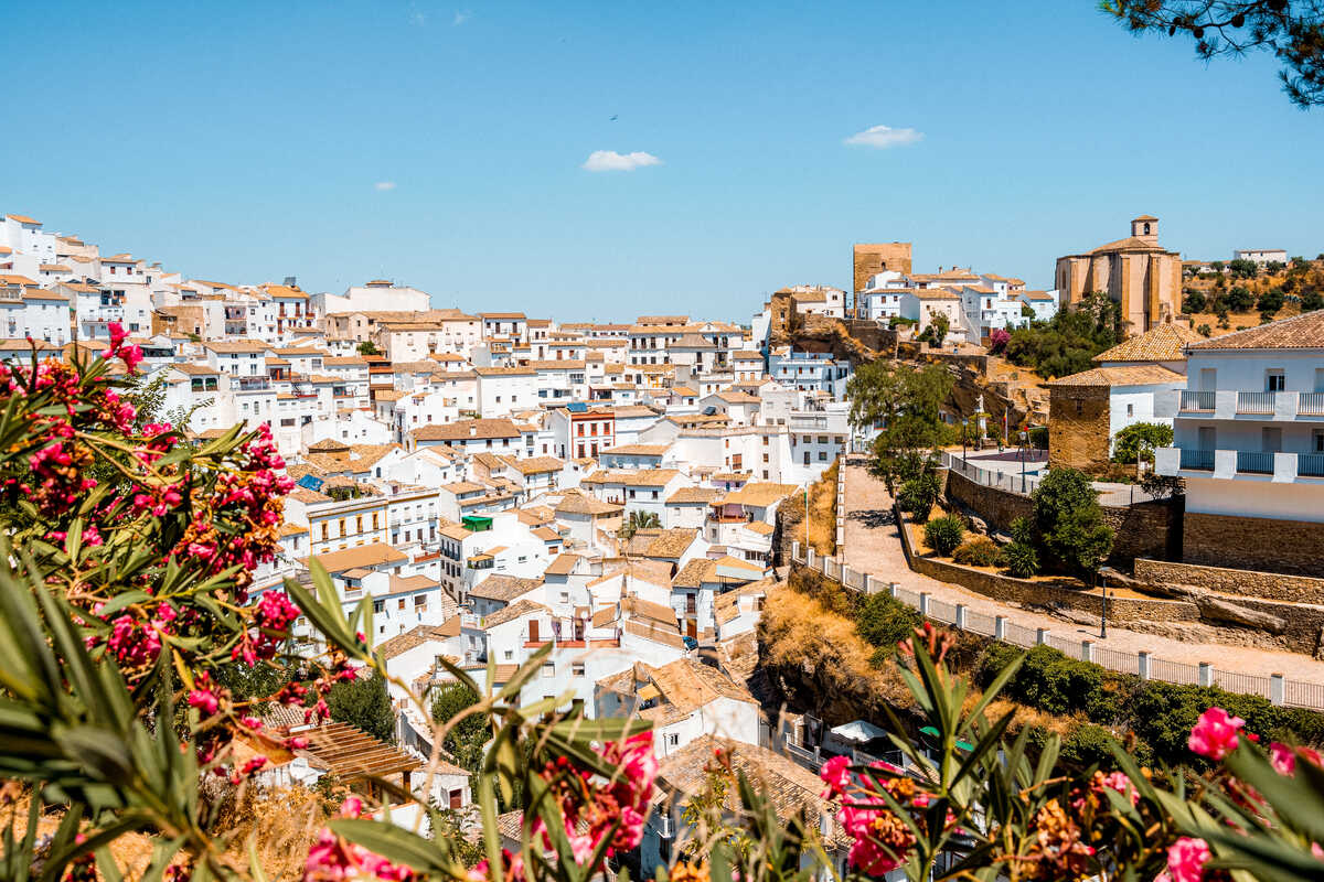 Setenil de las Bodegas white houses in Spain